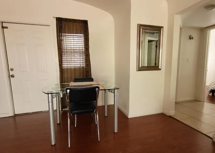 U1 - Entire 2 Bedroom Apt In Dt Phx With Pkg