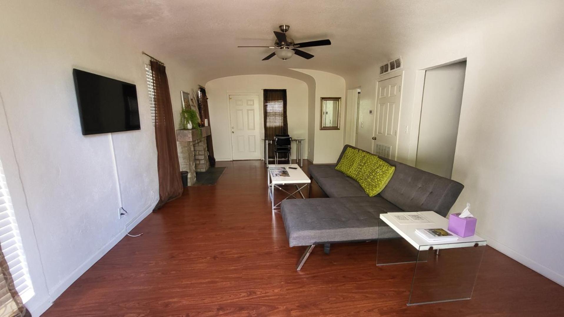 U1 - Entire 2 Bedroom In Dt Phx With Pkg Apartment *
